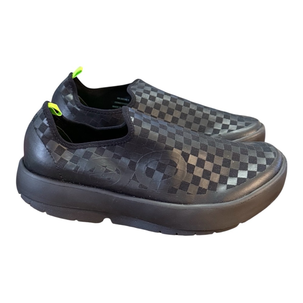 OOFOS OOmg eeZee Low Recovery Shoes Black Checker Men’s Size 9.5 Women’s 11.5